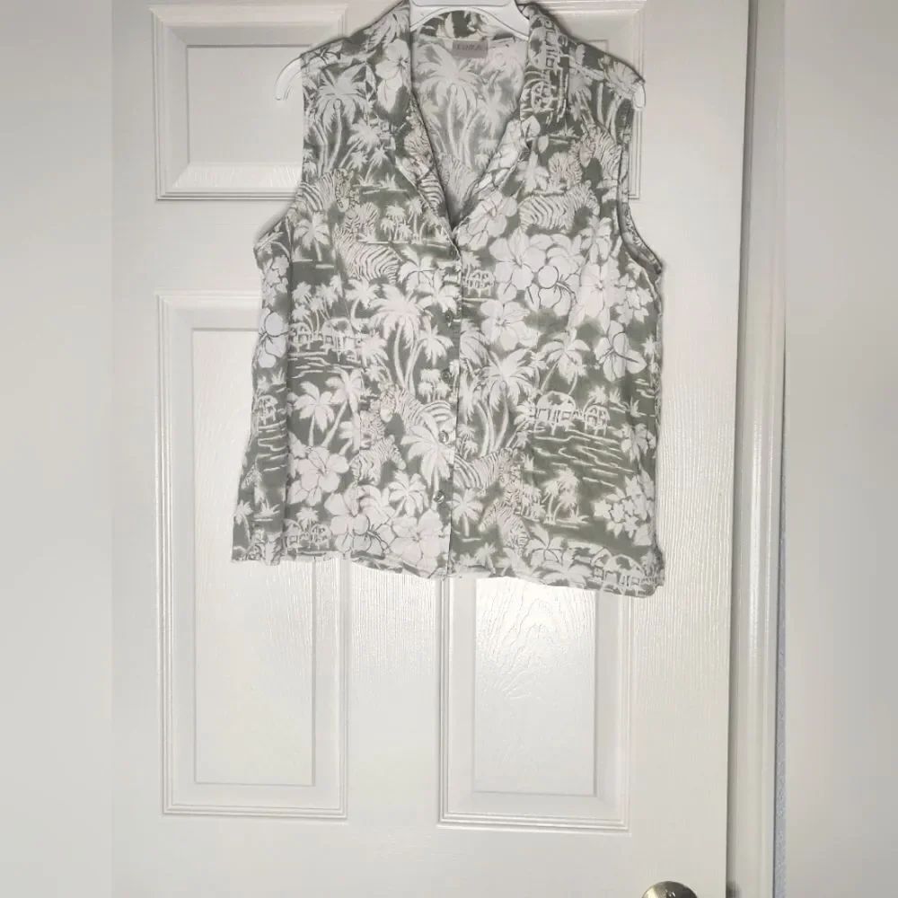Vtg Erika XL 90s Hawaiian Tropical Print BeachTheme Button Down Women's Shirt